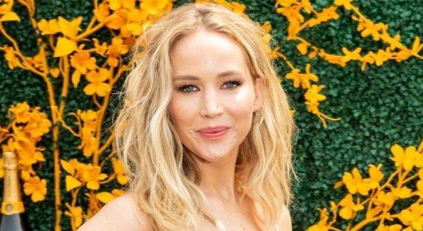 The paparazzi made an exclusive for the haggard Jennifer Lawrence with her one-year-old son