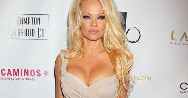 Pamela Anderson starred in a tender photo shoot without makeup and talked about her loneliness