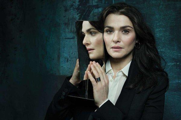Rachel Weisz gave a rare interview and spoke about her first miscarriage