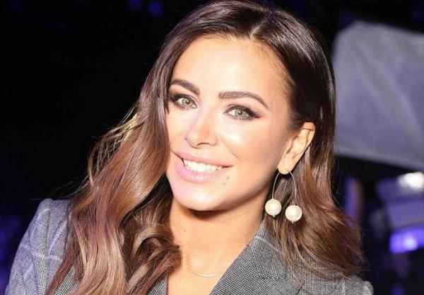 Ani Lorak celebrated her daughter's birthday with a new lover and a gorgeous cake