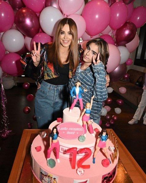 Ani Lorak celebrated her daughter's birthday with a new lover and a gorgeous cake