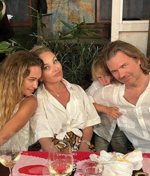 Stefania Malikova posted rare family photos from Italy