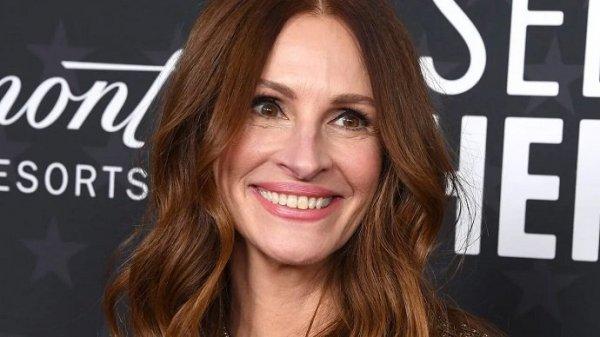 Julia Roberts congratulated her husband on their wedding anniversary and posted a rare photo with him