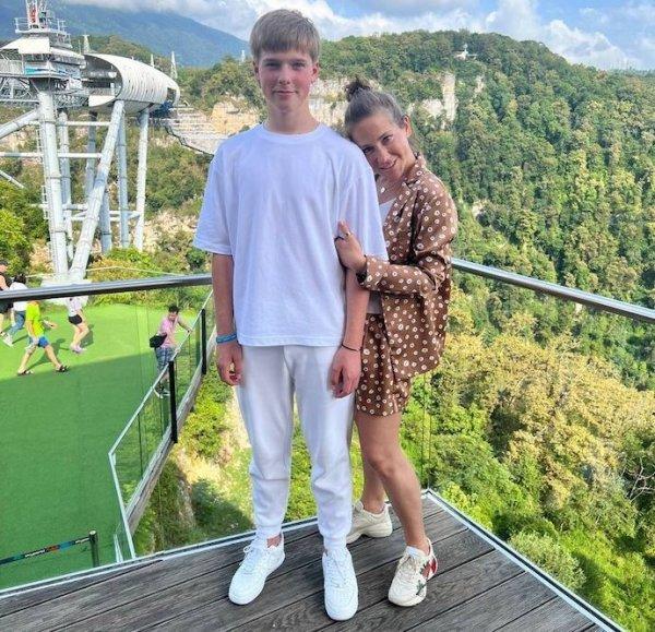 It became known how much the 17-year-old son of Yulia Baranovskaya earns