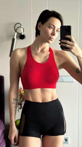 36-year-old Nastasya Samburskaya showed off her figure after a strict diet