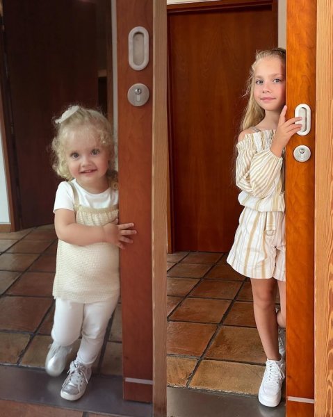 Maxim Galkin* delighted fans with a new photo of Lisa's grown-up daughter