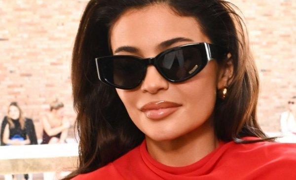 Kylie Jenner wore a daring mini, showing off her slender legs