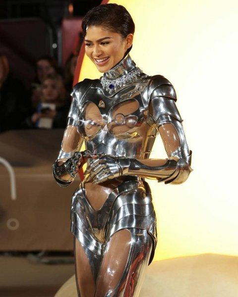 Zendaya appeared at the film premiere in shining armor