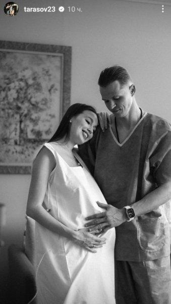 Dmitry Tarasov posted a photo of Anastasia Kostenko during her fourth birth