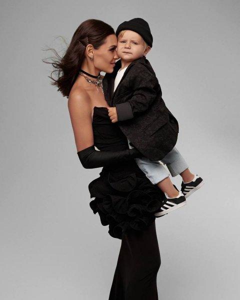 Adelina Sotnikova took part in a stylish photo shoot with her son