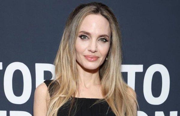 Russian actor Yura Borisov had a nice chat with Angelina Jolie