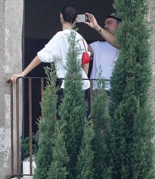 Leonardo DiCaprio went on vacation with Vittoria Ceretti and … mom