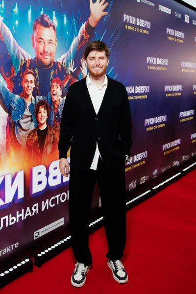 Sergey Zhukov, Svetlana Bondarchuk, Nick Riin and other celebrities met at the premiere