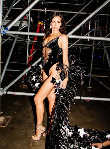 Irina Shayk showed what she pampers herself with after work