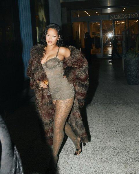 Fur and lingerie: Rihanna staged an interesting collaboration