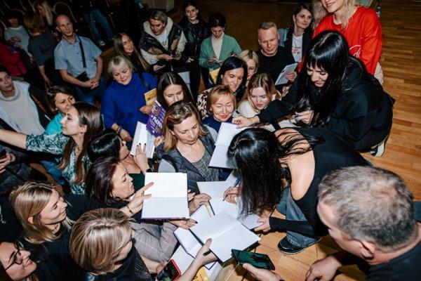 Yulia Khadartseva continued her thematic meetings in Tolyatti